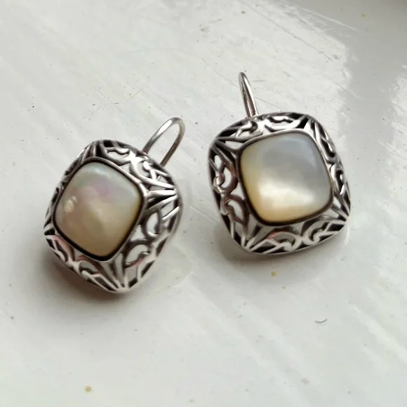 Sterling silver & mother of pearl leaver drop earrings. - Picture 1 of 4